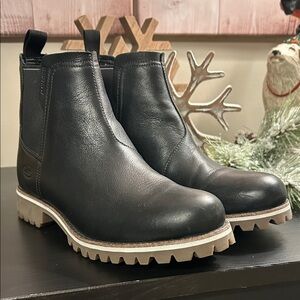 CHACO Fields Chelsea Waterproof Black Booties, Ankle Boots, Size 9.5, ALMOST NEW